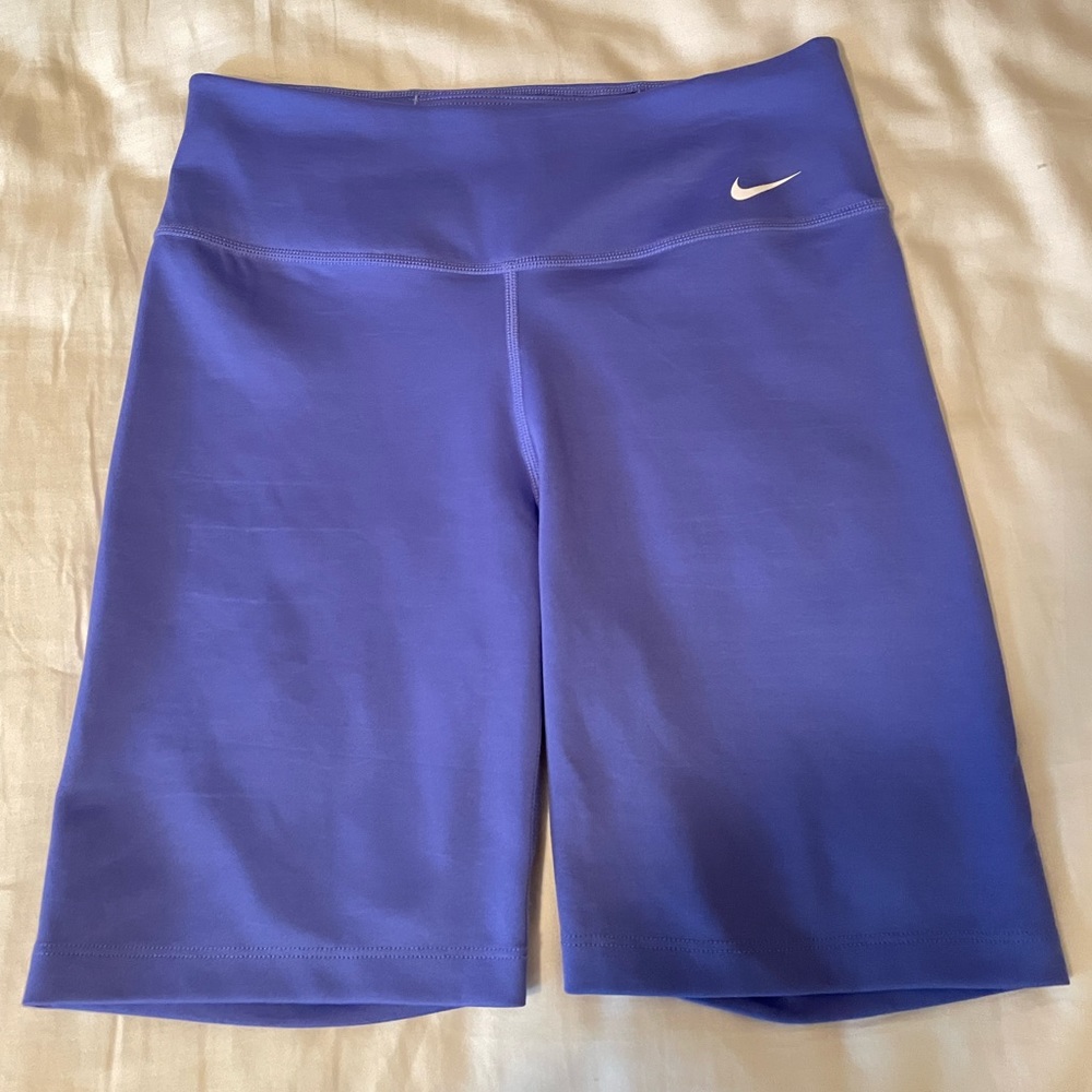 Nike One Women's Mid-Rise 7" Bike Shorts (M)